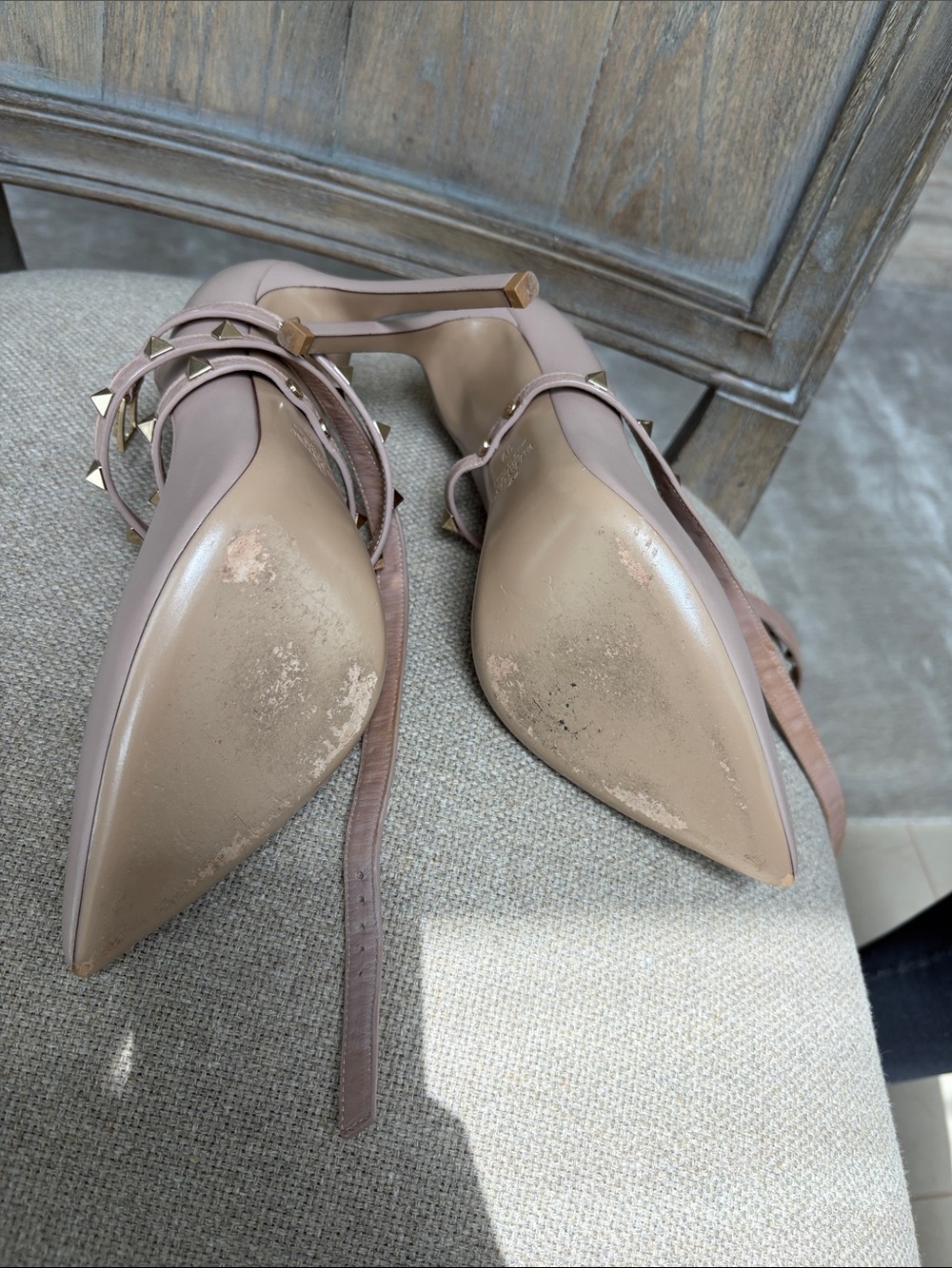 Valentino Garavani Rockstud Studwrap High Heel Pumps - Poudre - Picture 5 of 10